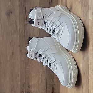 Nike W AF1 HI UT2.0 Brand new.